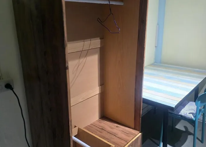 Apartment 209 Cozy With Fan Near Skytrain & Wifi